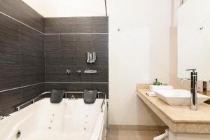 Koupelna v ubytování Hotel Lincoln