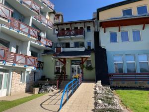 Το κτήριο όπου στεγάζεται  το διαμέρισμα