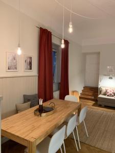 Posteľ alebo postele v izbe v ubytovaní Red flat by GrazRentals direct by University & free parking