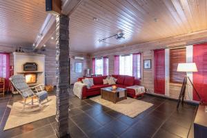 Posezení v ubytování Miekojärvi Resort