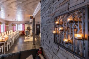 Posezení v ubytování Miekojärvi Resort