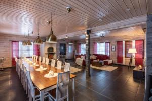Posezení v ubytování Miekojärvi Resort