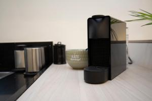 Coffee and tea making facilities at B & Bea