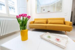 A seating area at B & Bea