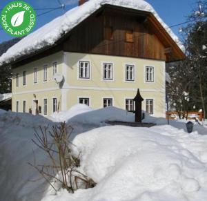 Haus 26 Weißbriach að vetri til