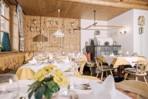 Restoran või mõni muu söögikoht majutusasutuses Hotel Kirchlerhof