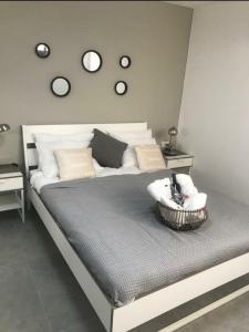 Кровать или кровати в номере Eilat suite Boutique