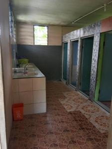 Fotografie z fotogalerie ubytování Mulu D Cave Homestay Room 2 v destinaci Mulu