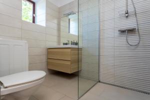 Ένα μπάνιο στο Apartments Isabel Krk +10 φωτογραφίες
