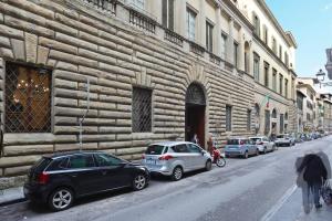 Gallery image of Apt. Fiordaliso - Pauline Suites, Palazzo Borghese in Florence