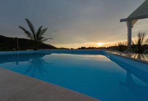 Bazén v ubytování Apartments Holidays Roko nebo v jeho okolí