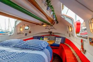 Gallery image of PolarStern - unique boatstay! in Monnickendam