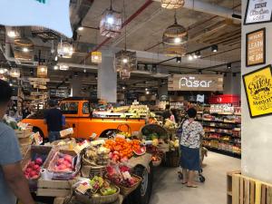 Supermarket nebo jiné obchody v  apartmánu nebo okolí