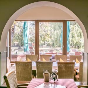 Reštaurácia alebo iné gastronomické zariadenie v ubytovaní Motorest Eso