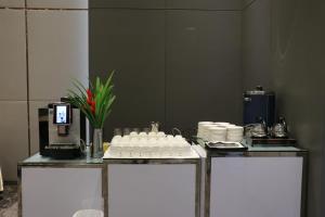 Kemudahan buat kopi dan teh di Morino Hotel Si Racha