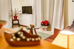 TV a/nebo společenská místnost v ubytování 2 Bedrooms-Perfect Center Location-Amazing View