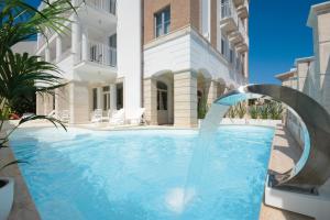 Bazén v ubytování Residence Hotel Alba Palace nebo v jeho okolí