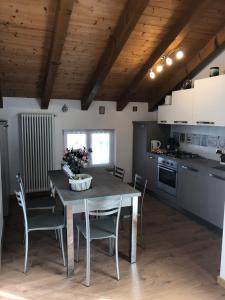 Η κουζίνα ή μικρή κουζίνα στο Angeli Dolomiti House