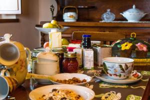Jedlo v ubytovaní bed & breakfast alebo blízkom okolí