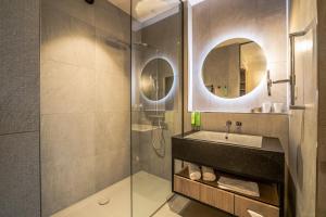 Bilik mandi di Tauern Spa Hotel & Therme