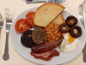 Food at or somewhere near the inn 