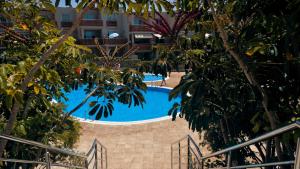 Bazén v ubytování Okeanos sea view 2 bedrooms VR-M nebo v jeho okolí