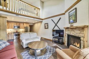 Η κουζίνα ή μικρή κουζίνα στο Mountainside 316G Condo
