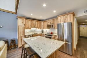 Η κουζίνα ή μικρή κουζίνα στο Mountainside 316G Condo +13 φωτογραφίες