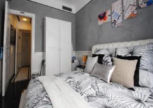 Cama ou camas em um quarto em Royal Suite Trinità Dei Monti
