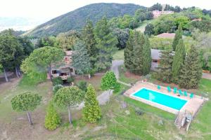 Bazén v ubytovaní Agriturismo San Michele alebo v jeho blízkosti