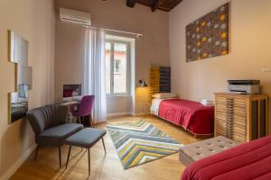 Posedenie v ubytovaní Design Apartment Next Sorbillo on Tribunali St By HouseinNaples