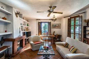 Posezení v ubytování Villa Cortijo del Peñón
