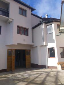 Φωτογραφία από το άλμπουμ του SEVEN HOUSE σε Κοβάσνα