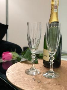 Nápoje v ubytovaní Apartament Luksusowy z sauną