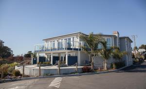 Foto da galeria de Beach Street Inn and Suites em Santa Cruz
