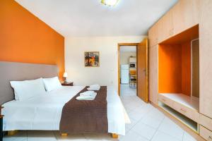 Ένα ή περισσότερα κρεβάτια σε δωμάτιο στο Villa Golden Nest