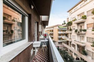 Apartamento con balcón con vistas a los edificios en Residenza San Pio V, en Roma