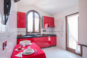 Ett kök eller pentry på ALTIDO Villa for 4 with Garden close to Pisa