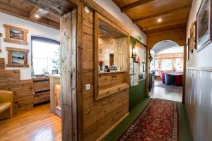 A kitchen or kitchenette at Hotel Zita