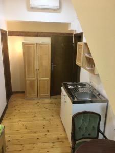 Kuhinja oz. manjša kuhinja v nastanitvi Guest House Anna Caffe
