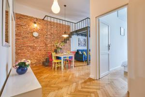 Posezení v ubytování Kurkowa GamaHome Cozy Apartments