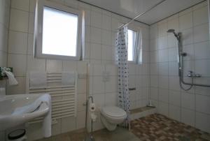 Koupelna v ubytování Dünenhotel Borkum