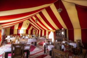 Restaurace v ubytování Dunes Luxury Camp