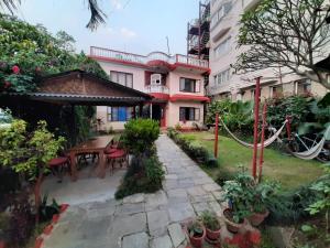 Zahrada ubytování Nepali Cottage Guest House