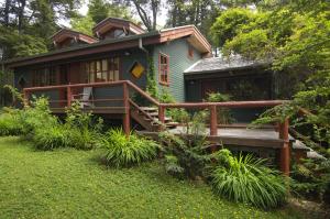 Imagen de la galería de YAN KEE WAY LODGE BUNGALOW, en Puerto Varas