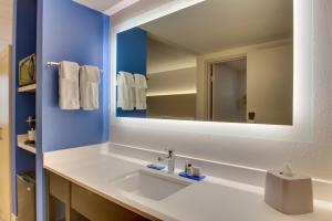 Koupelna v ubytování Holiday Inn Express Pittston - Scranton Airport by IHG