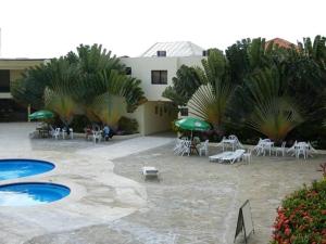 Bazén v ubytování Hotel Las Caobas nebo v jeho okolí