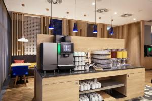 Kuchyň nebo kuchyňský kout v ubytování Holiday Inn Express - Berlin - Alexanderplatz by IHG