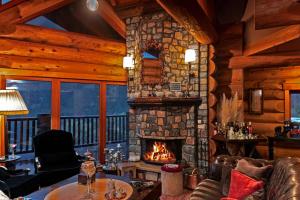 A seating area at Mythica Chalet