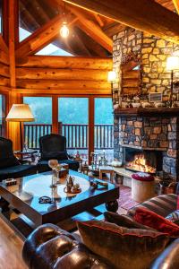 A seating area at Mythica Chalet